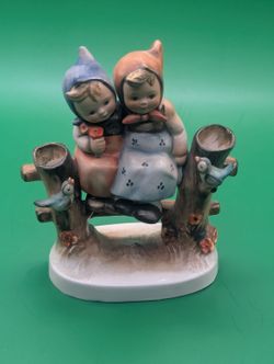 GOEBEL HUMMEL Germany ""COQUETTES" Porcelain Figurine/Mini Vase 179 TMK 3