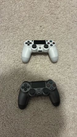 2 pcs Black - White PS4 Controller