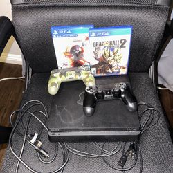 Ps4 With 2 Controllers And 2 Games