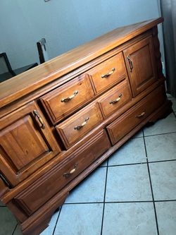 Dresser
