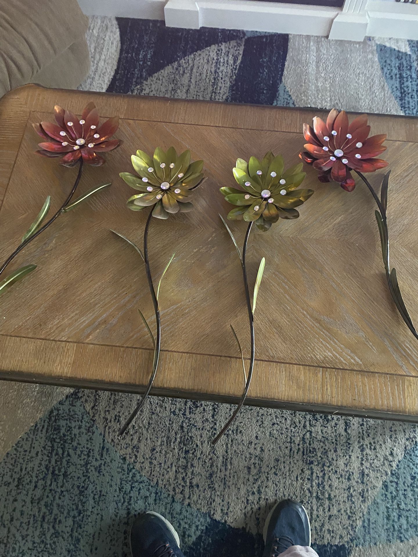 4 Metal Flowers