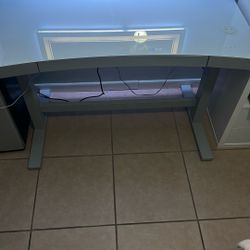 Rising Desk / Adjustable Desk