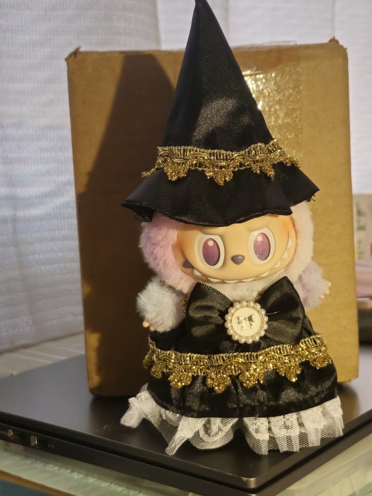 DOLL NOT INCLUDED! NEW LABUBU HALLOWEEN WITCH OUTFIT, BLACK AND GOLD DRESS WITH MATCHING HAT AND BLACK SHOES