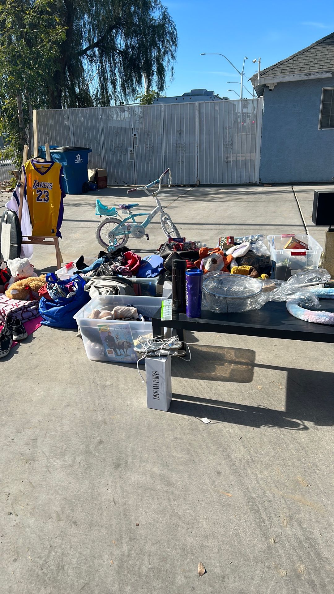 Venta De Ropa. Y Zapatos. Baratos