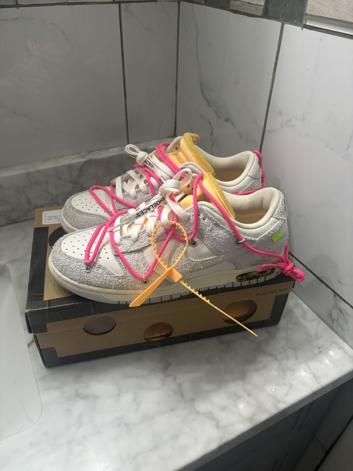 Off-White Nike Dunk Low “Lot 17” Size 9 USED