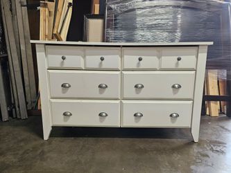 White 6-Drawer Dresser with Silver Knobs