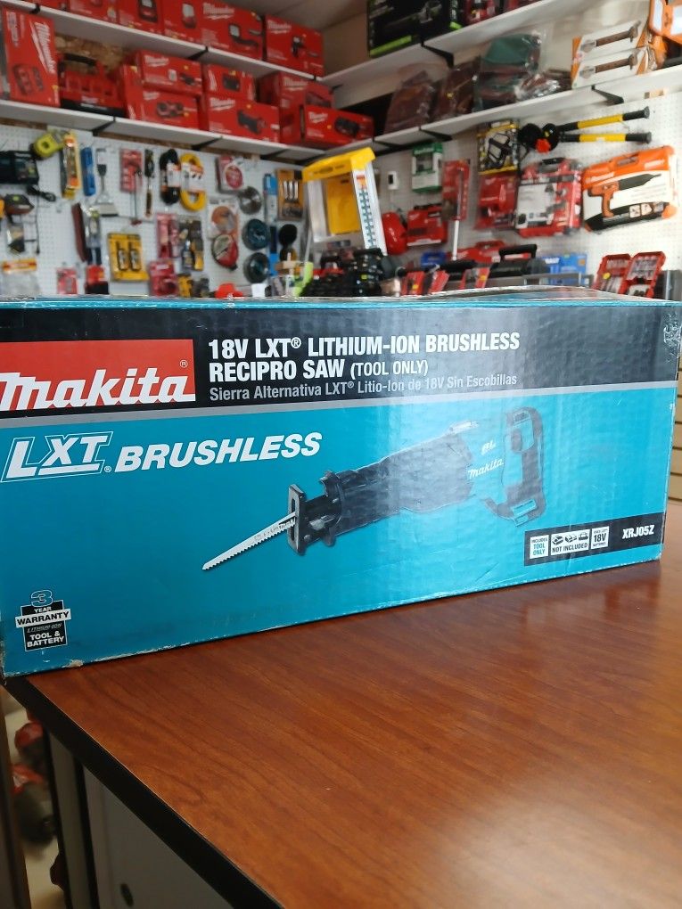 Makita new Saw Zall 18v Brushless - Variable Speeds - Nuevo