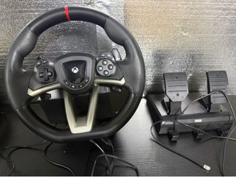 This is a HORI Racing Wheel Overdrive designed for Xbox Series X|S, featuring a 270-degree