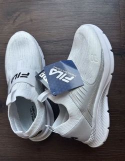 New FILA W Width Athletic Shoes for Women, Size 6.5