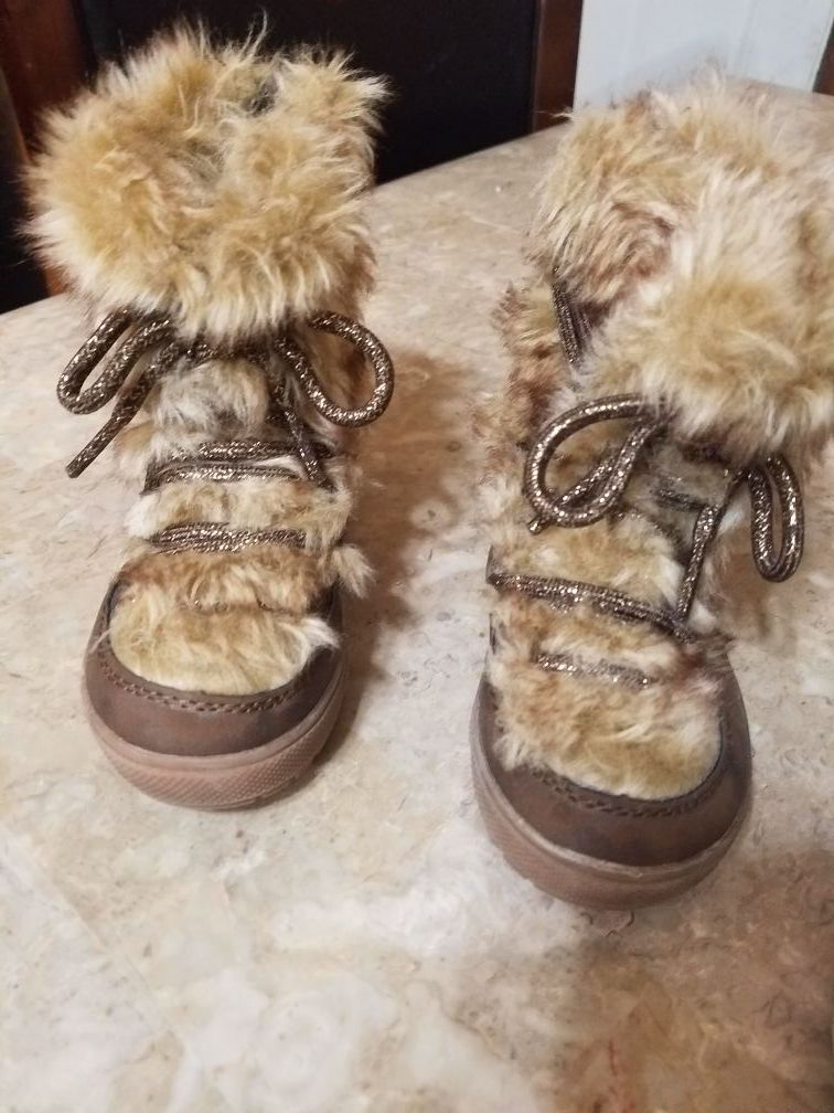Girl toddler size 7 boots