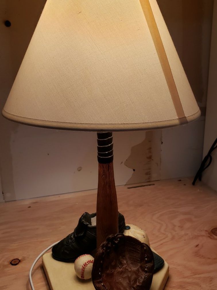 Really Cool Baseball Themed Table Lamp.