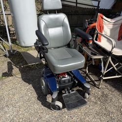 Electric wheelchair