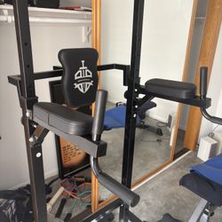 Stand Up Pull Up Bar