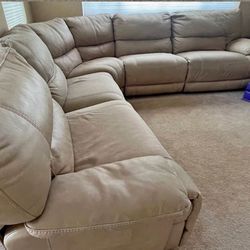 Beige/cream Colored Sectional Couch (RECLINERS) 