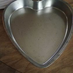 HEART SHAPE METAL PAN