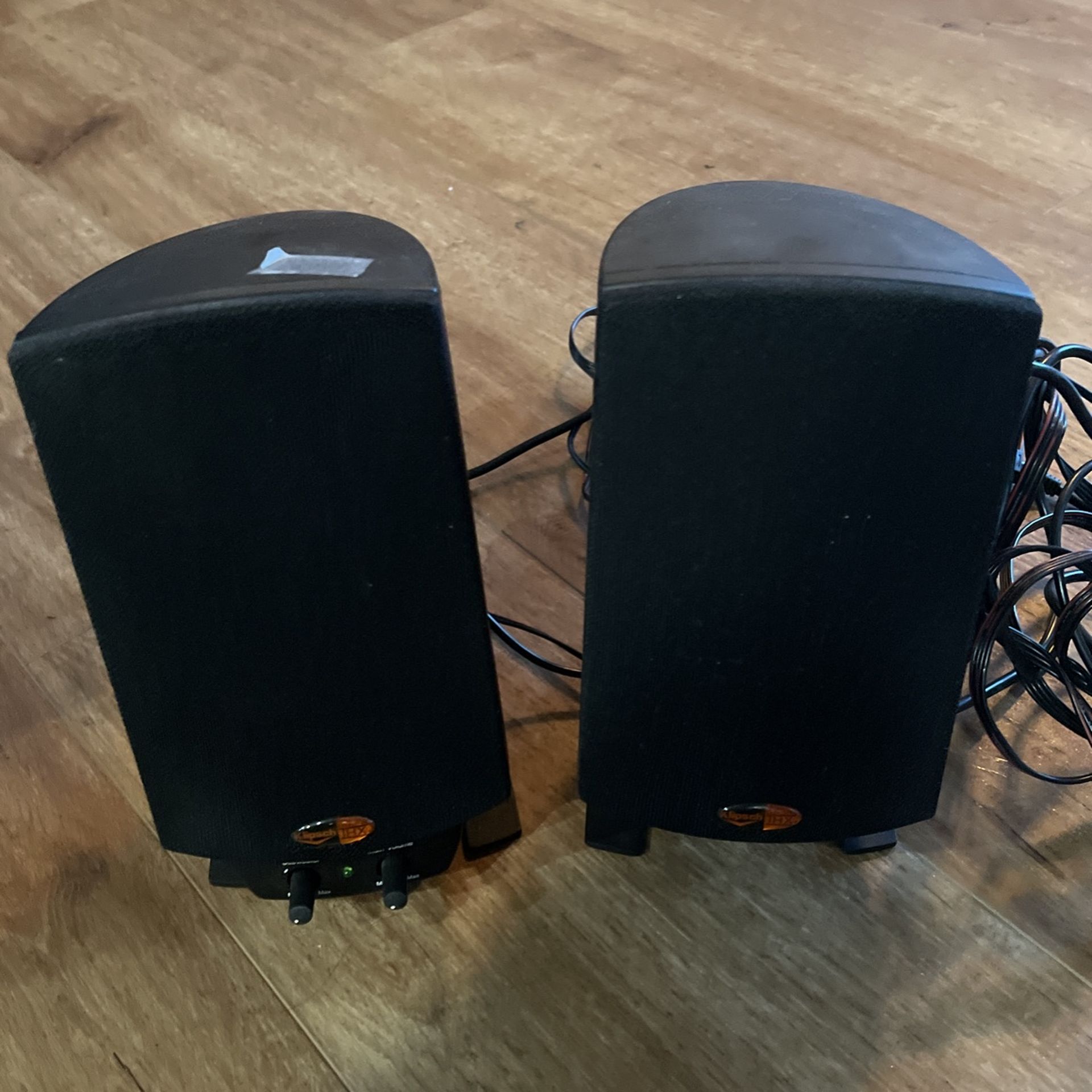2 Klipsch Speakers 7”x4”