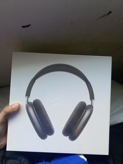 (THROW OFFERS) *BRAND NEW* Apple AirPods Max - With Smart Case! 