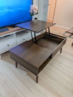 Bettie Walnut Lift-Top Storage Coffee Table: Stylish & Practical