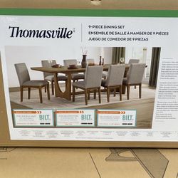 Thomasville Carmel Valley 8 Chairs