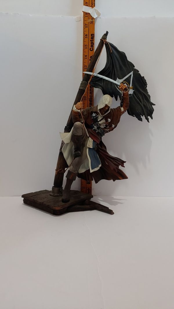 assassin's creed black flag edward kenway statue