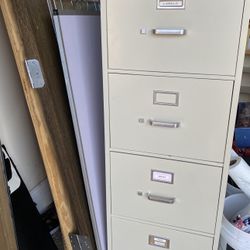 File cabinet 2000 series by HON INDUSTRIES