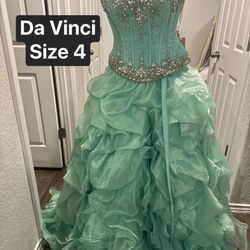 New Dress Size 4 Mint
