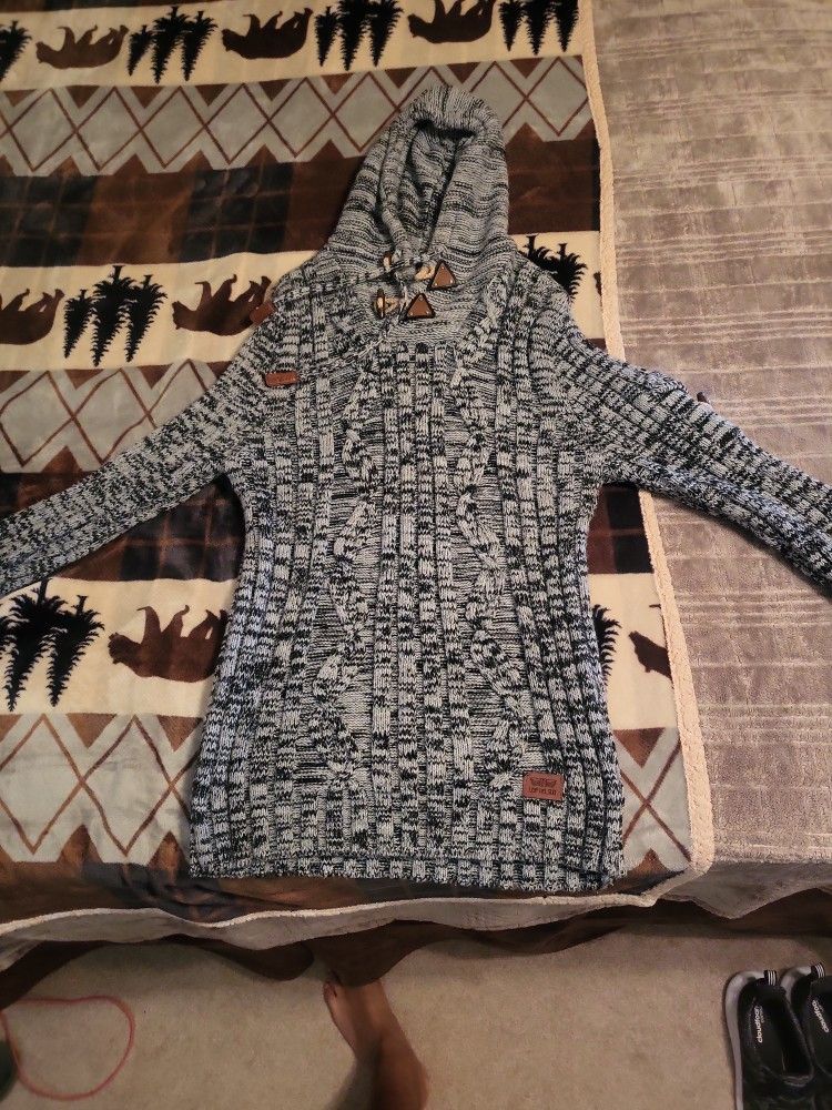 Leif Nelson Sweater.. Like New!