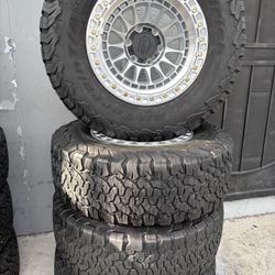 Vendo Set De Rines Nuevos Para Toyota Tacoma Chevy Silverado Con Llantas 285/70/17