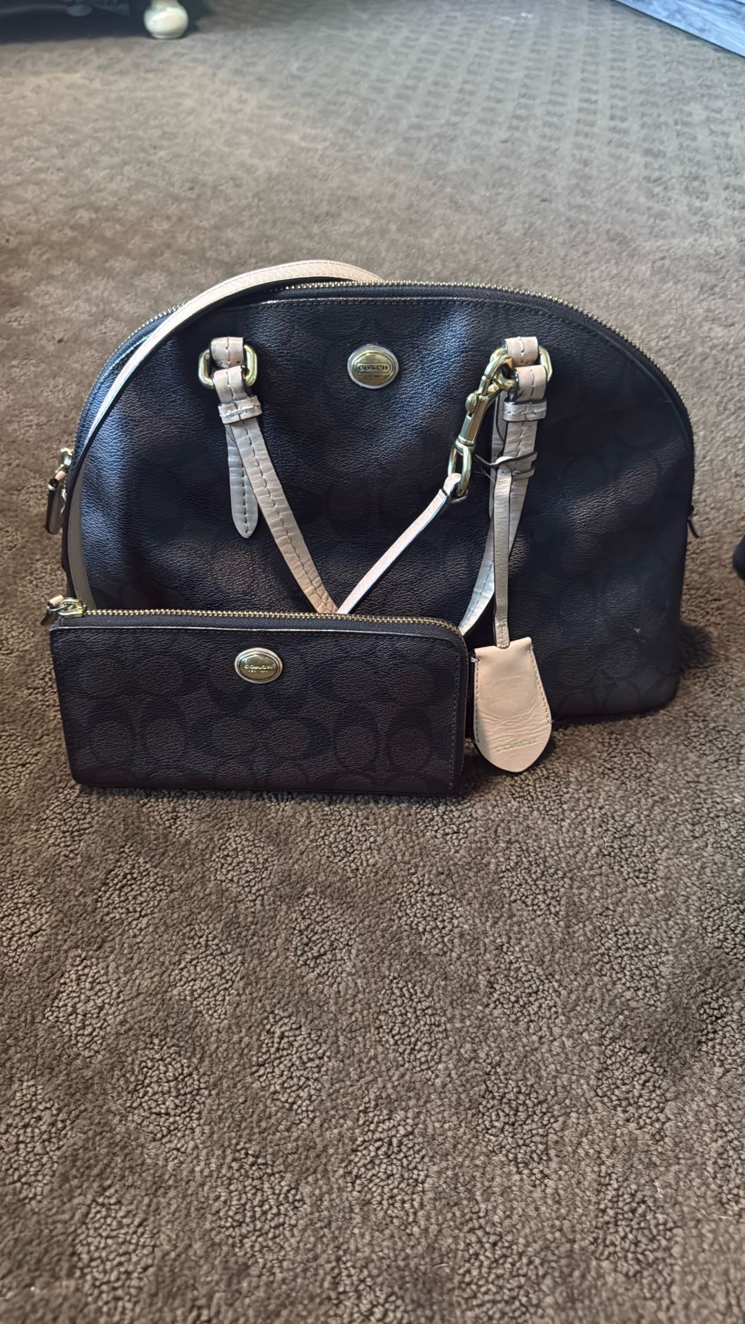 Medium Size Coach Purse And Wallet