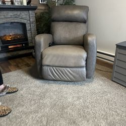 (1) Rocker Recliners / $175