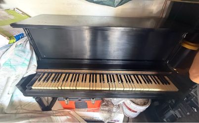 Beautiful Vintage Story & Clark Upright Piano – $475