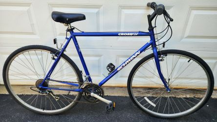 Schwinn Crossfit, 700c Hybrid/Comfort Bike