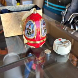 Porcelain Christmas, egg music box 