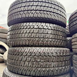 275/70/18 Vendo Un Set De Llantas Marca Michelin Con Un 80% De Vida Las 4 Ya Instaladas Y Balanceadas