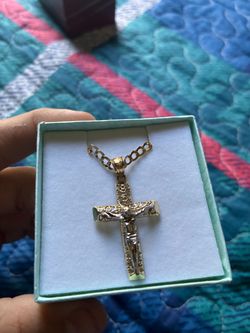 14k Gold Crucifix Pendant Necklace