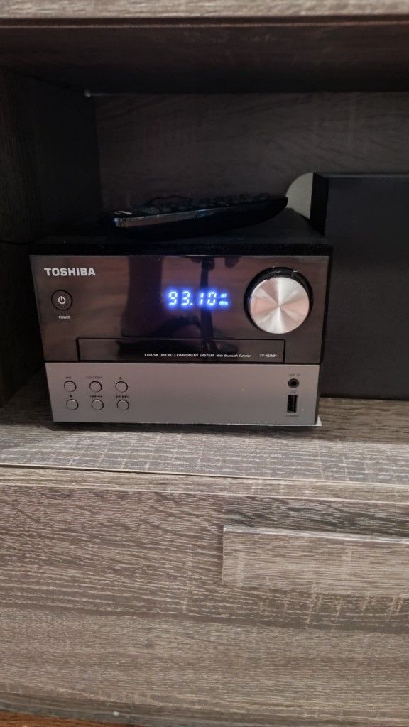 Toshiba CD Stereo Receiver 