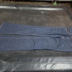 woman's Levi pants