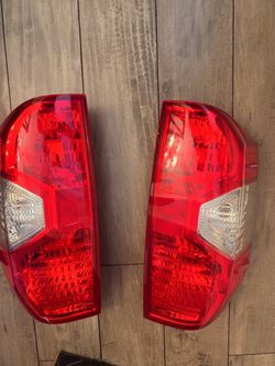 2016 Toyota tundra tail lights