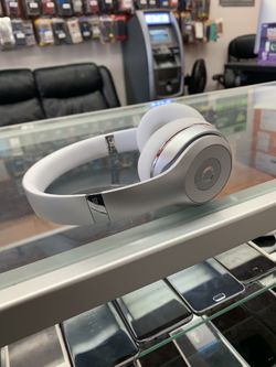 Beats solo 3 wireless headphone mint