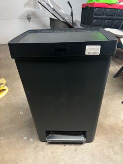 Trash Can 16"L x 12.25"W x 24.63"H