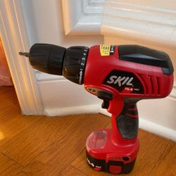 SKIL 14.4 Volt Drill With Battery