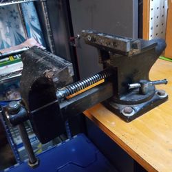 VINTAGE PONY 24545 BENCH VISE 