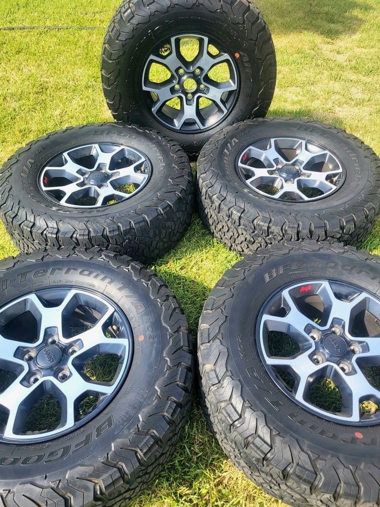 Original Jeep Wrangler Rubicon JL Wheels and Tires Package/Bundle