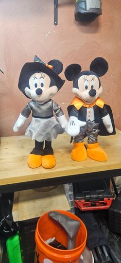 Mickey and Minnie halloween 18"