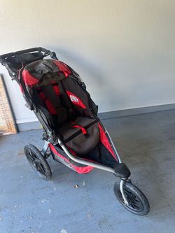 BOB revolution jogging stroller