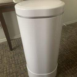 Munchkin Diaper Pail