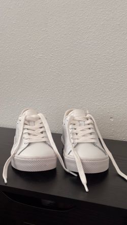 Brand new CARIUMA Salvas Shoes