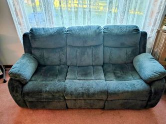 Power recliners couch