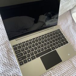 Gateway GWTN141-10BK 14.1" FHD i5-1135G7,16GB RAM,512GB SSD,Free Accessories Bio