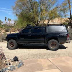 Tacoma Smart Cap Camper Shell Like New